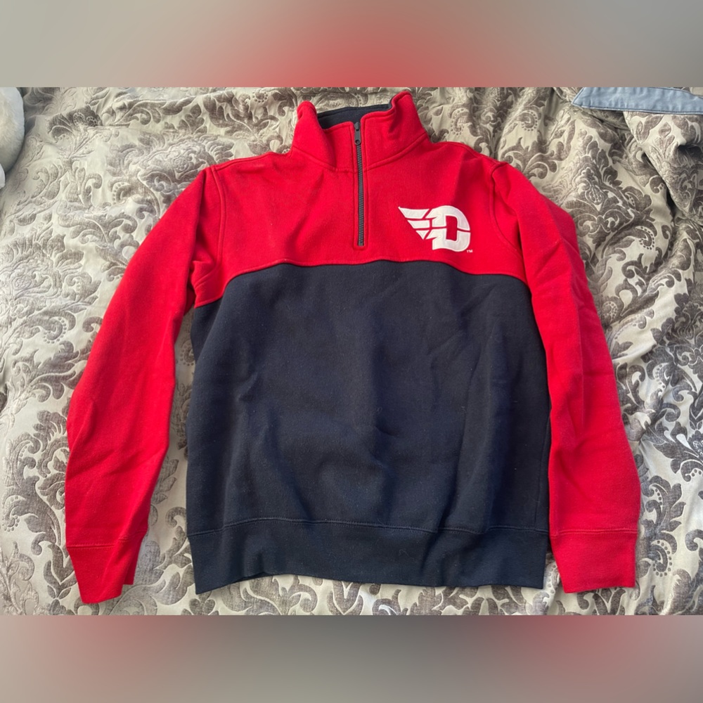 Only worn once Dayton University comfy 3/4 zip up long sleeve